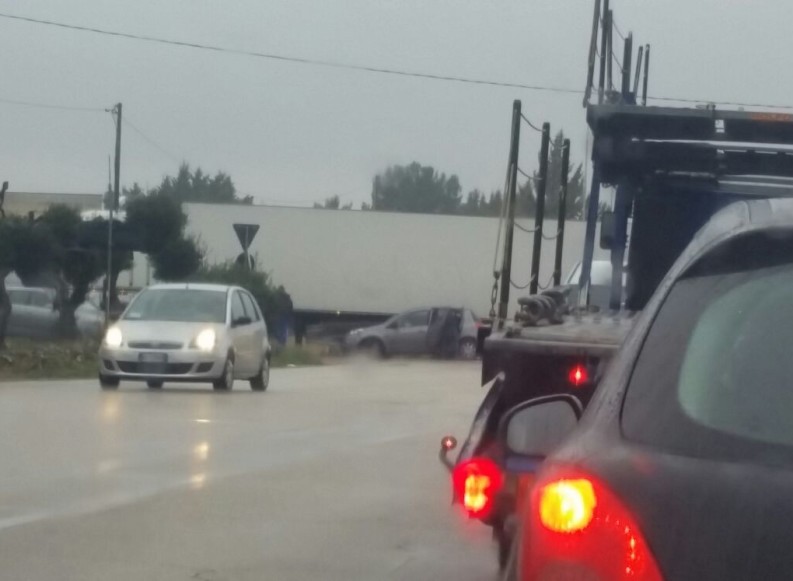 Permalink to Auto contro Tir: incidente sulla SP 231, un ferito lieve Auto contro Tir: incidente sulla SP 231, un ferito lieve