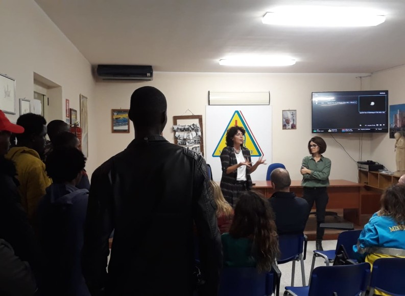 Permalink to “Un paese di Calabria”, anche la Misericordia di Andria ha aperto le porte al documentario che racconta Riace “Un paese di Calabria”, anche la Misericordia di Andria ha aperto le porte al documentario che racconta Riace