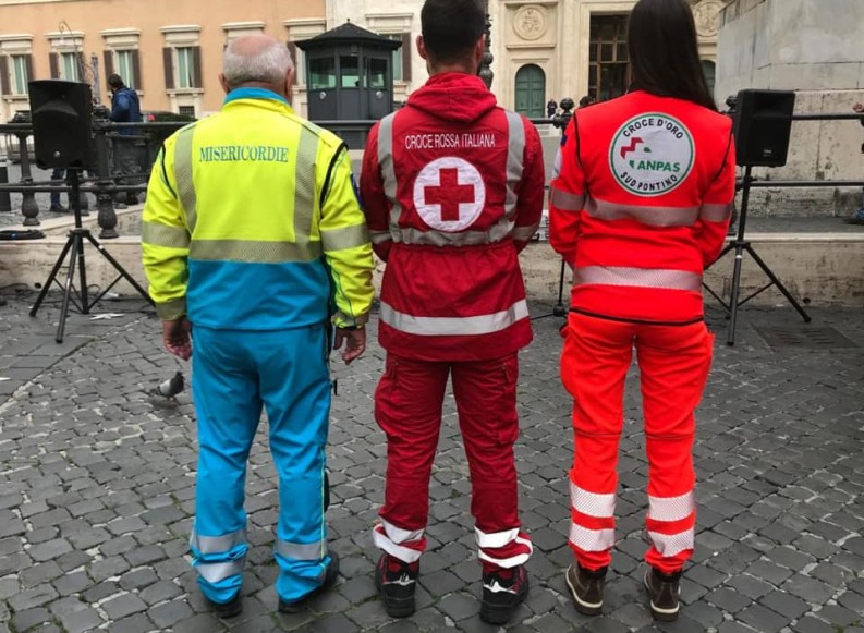 Permalink to Ambulanza incendiata alla CRI di Taranto: la solidarietà di Misericordia, Anpas e Croce Rossa Ambulanza incendiata alla CRI di Taranto: la solidarietà di Misericordia, Anpas e Croce Rossa