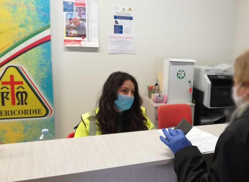 Permalink to Bonus Alimentare, a Casa della Misericordia oltre 100 domande consegnate e compilate Bonus Alimentare, a Casa della Misericordia oltre 100 domande consegnate e compilate