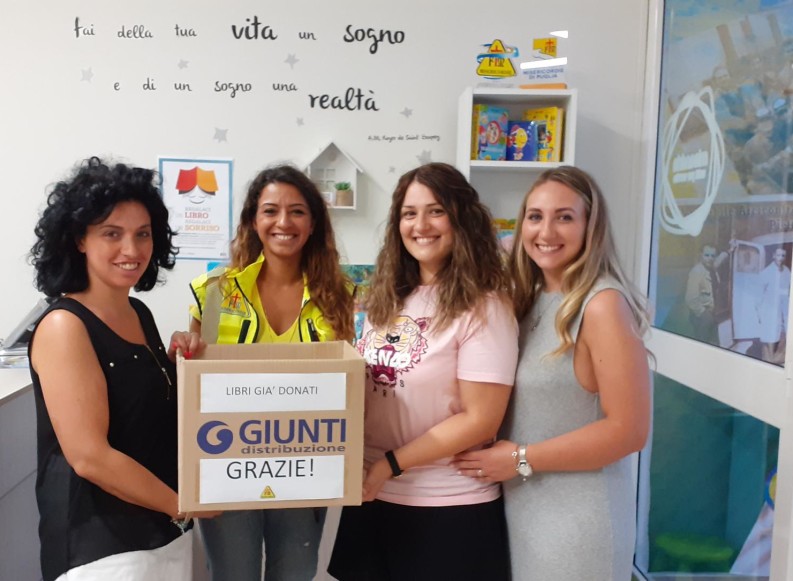 Permalink to “Regalaci un libro, regalaci un sorriso”: primi 60 libri donati e consegnati ad Andria “Regalaci un libro, regalaci un sorriso”: primi 60 libri donati e consegnati ad Andria